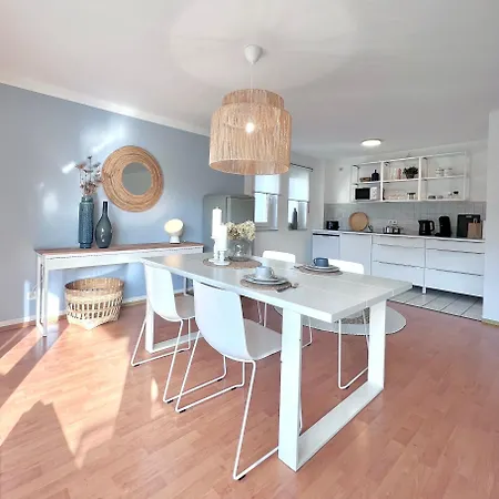 Timeless Apartment: Free Parking + Balcony Apartment Wuppertal