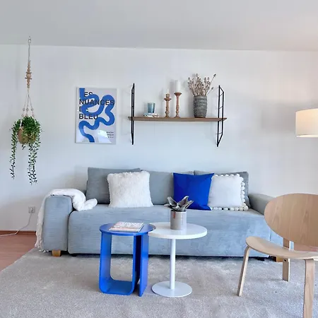 Timeless Apartment: Free Parking + Balcony