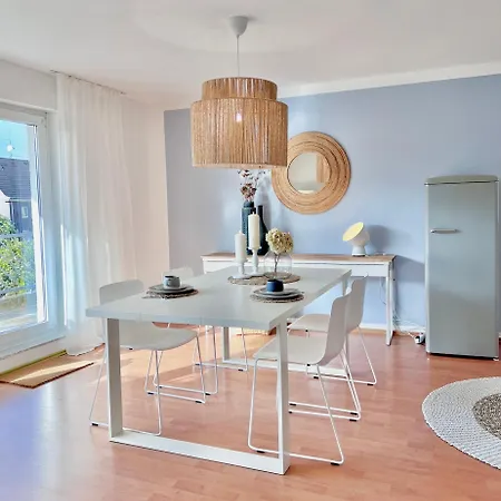Timeless Apartment: Free Parking + Balcony Apartment Wuppertal