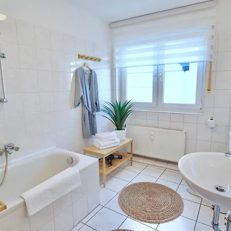 Apartment Timeless Apartment: Free Parking + Balcony *