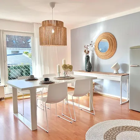 Timeless Apartment: Free Parking + Balcony Apartment Wuppertal