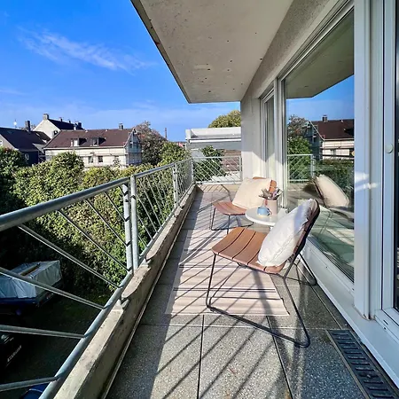 Lägenhet Timeless Apartment: Free Parking + Balcony Wuppertal