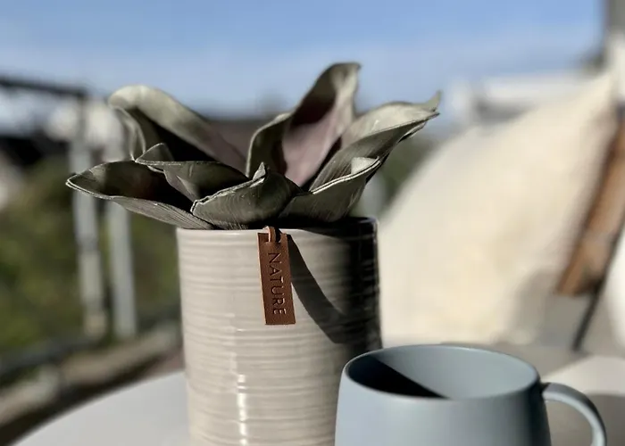 Lejlighed Timeless Apartment: Free Parking + Balcony *