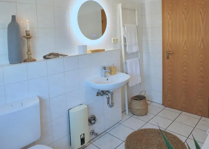 Lejlighed Timeless Apartment: Free Parking + Balcony *