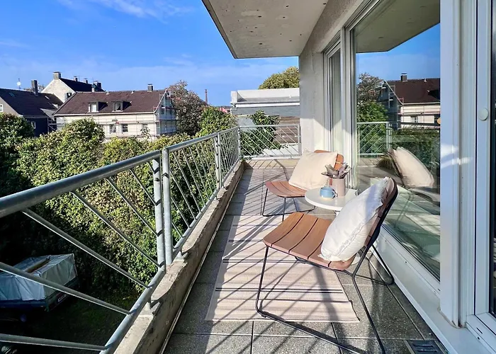 Lägenhet Timeless Apartment: Free Parking + Balcony Wuppertal